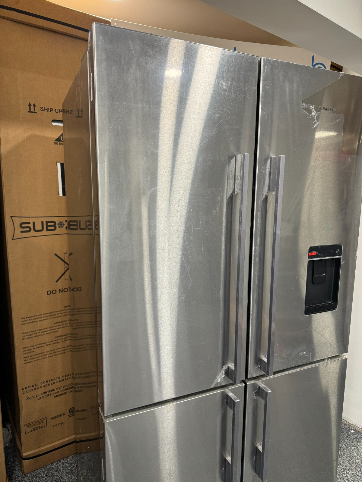 NEW Fisher & Paykel RF605QDUVX1 Fridge Freezer ice water Refrigeration BR446