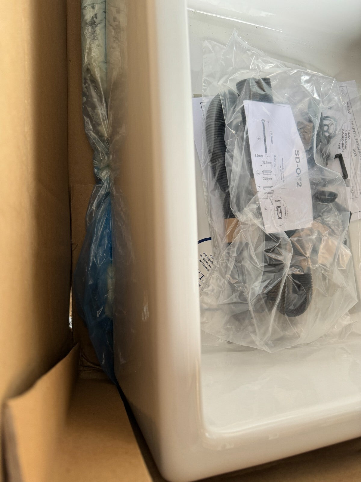 New Shaws Of Darwen SCSH101WH White Ceramic Double Bowl Kitchen Sink damaged 274