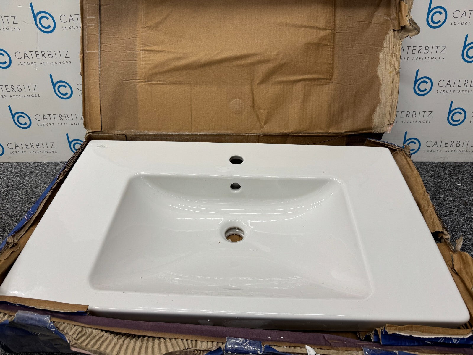 NEW Villeroy & Boch 71758001 bathroom Subway 2 Wall Hung Basin Sink white BR767