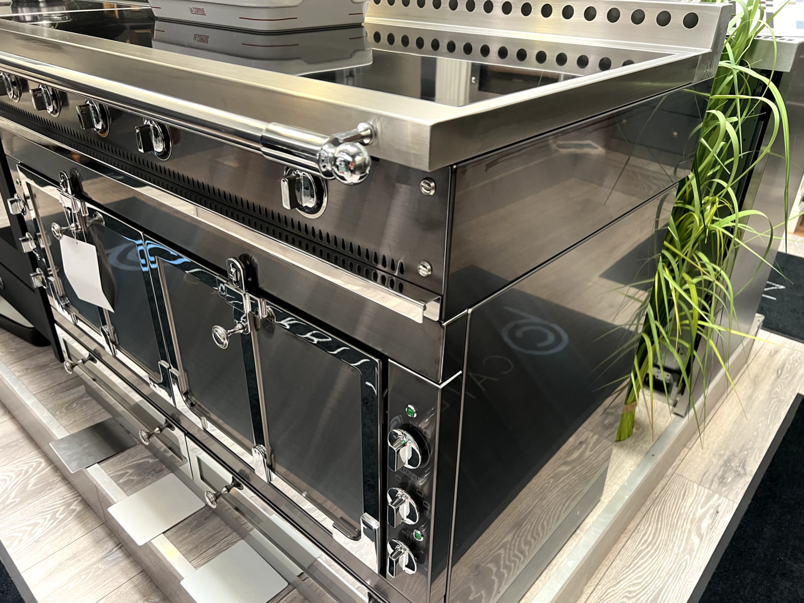 New La Cornue La Chateau 120 Range Cooker Oven French appliance all electric