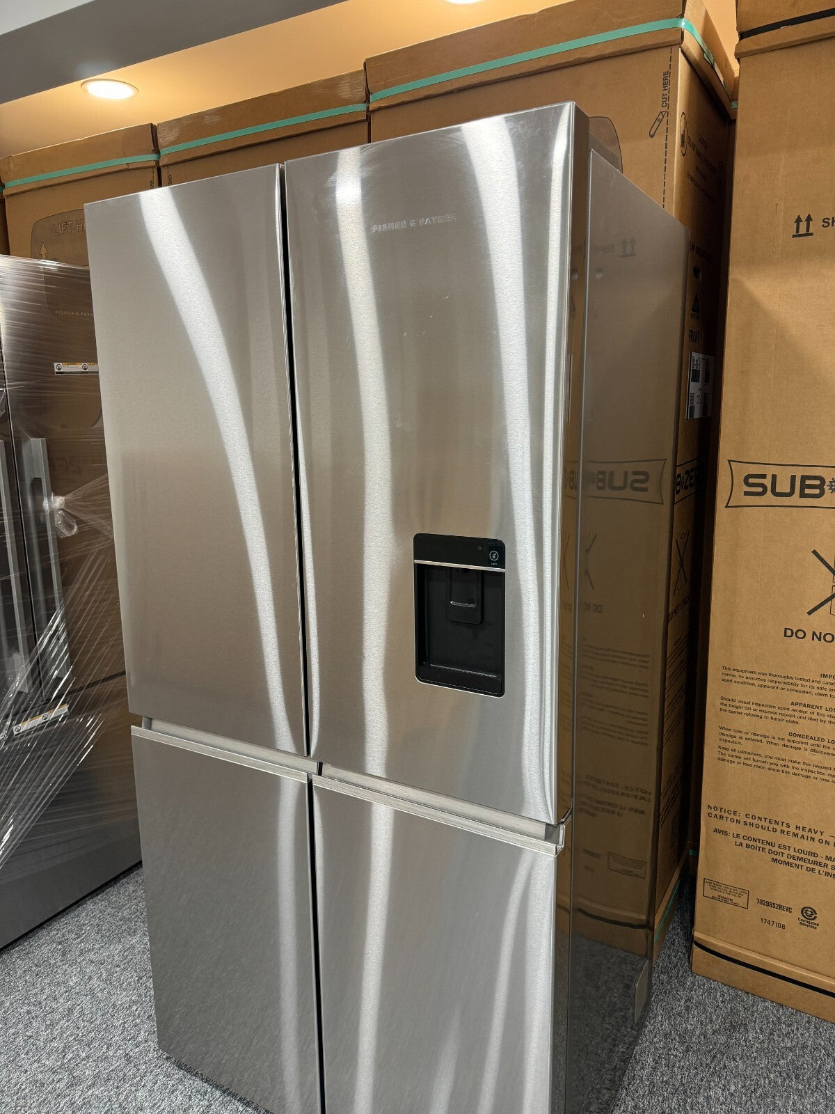 NEW Fisher & Paykel RF605QNUVX1 Fridge Freezer Freestanding Refrigerator BR581