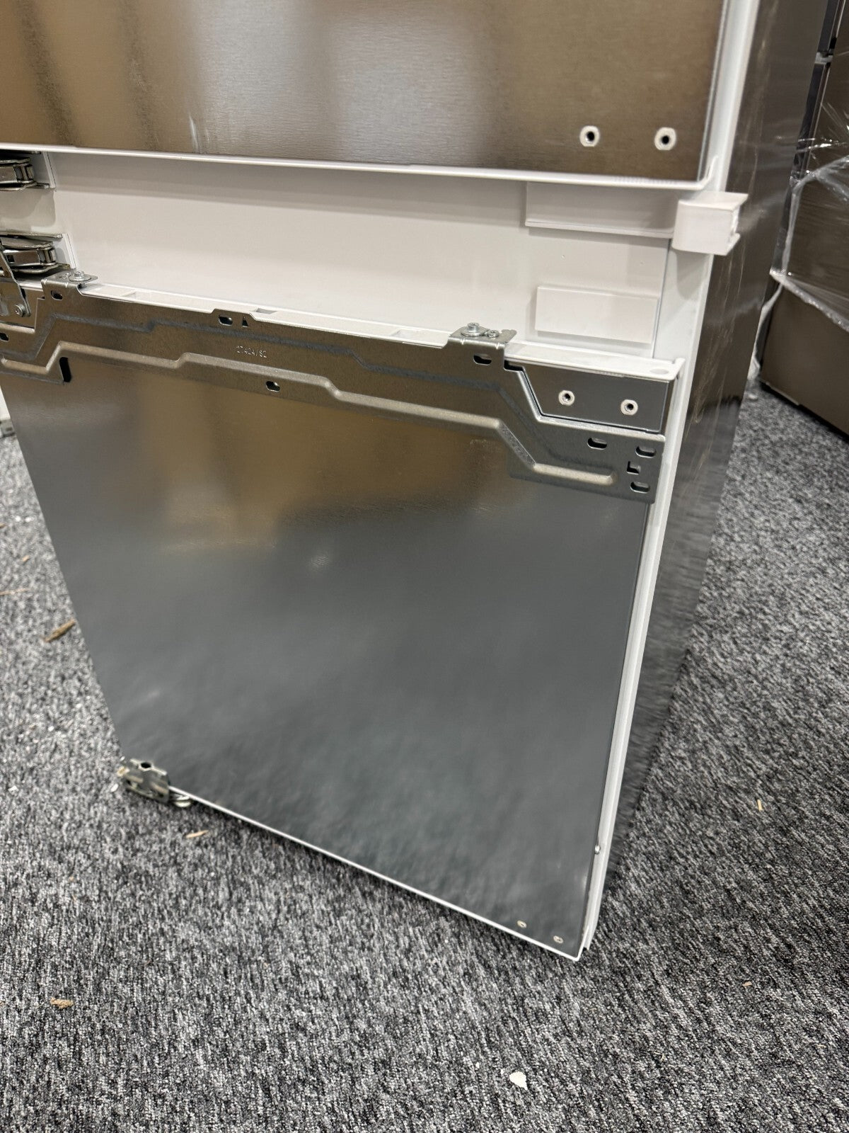 UNUSED Neff KI5872FE0G 177cm Integrated 70/30 Fridge Freezer built in BR2212