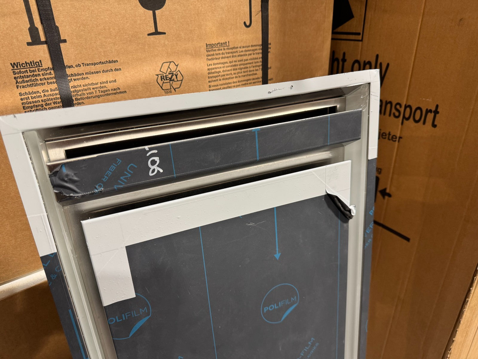 UNUSED Westin Stratus 360 recirculating 1180 x 420 Ceiling extractor BR2330
