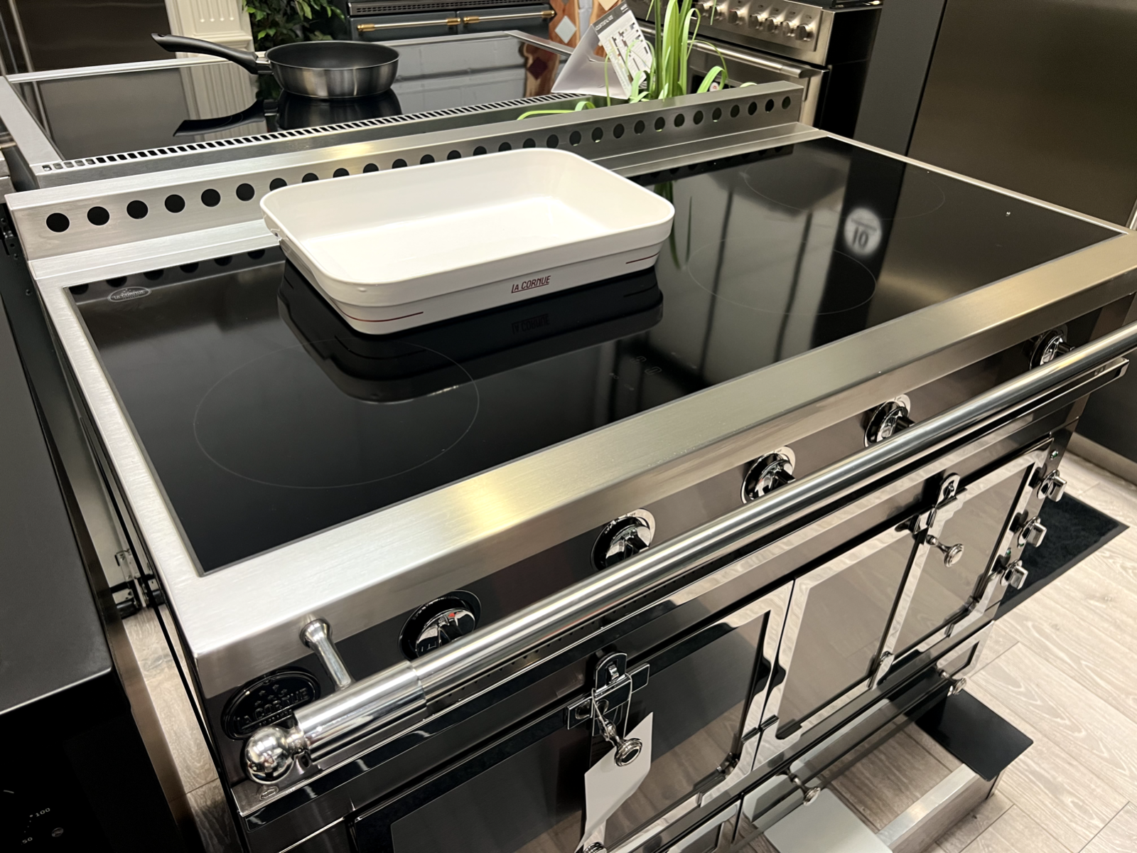 New La Cornue La Chateau 120 Range Cooker Oven French appliance all electric