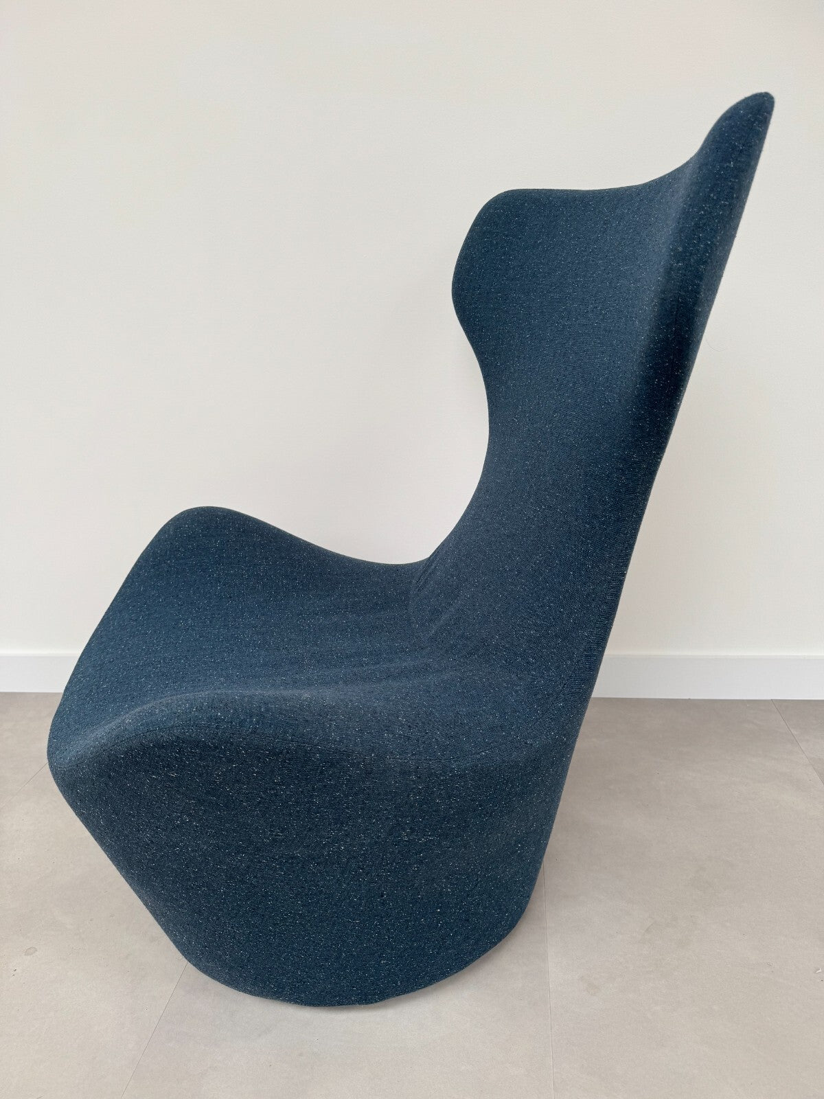 Ex Display B&B Italia Grande Papilio Swivel Lounge Blue Chair AX021