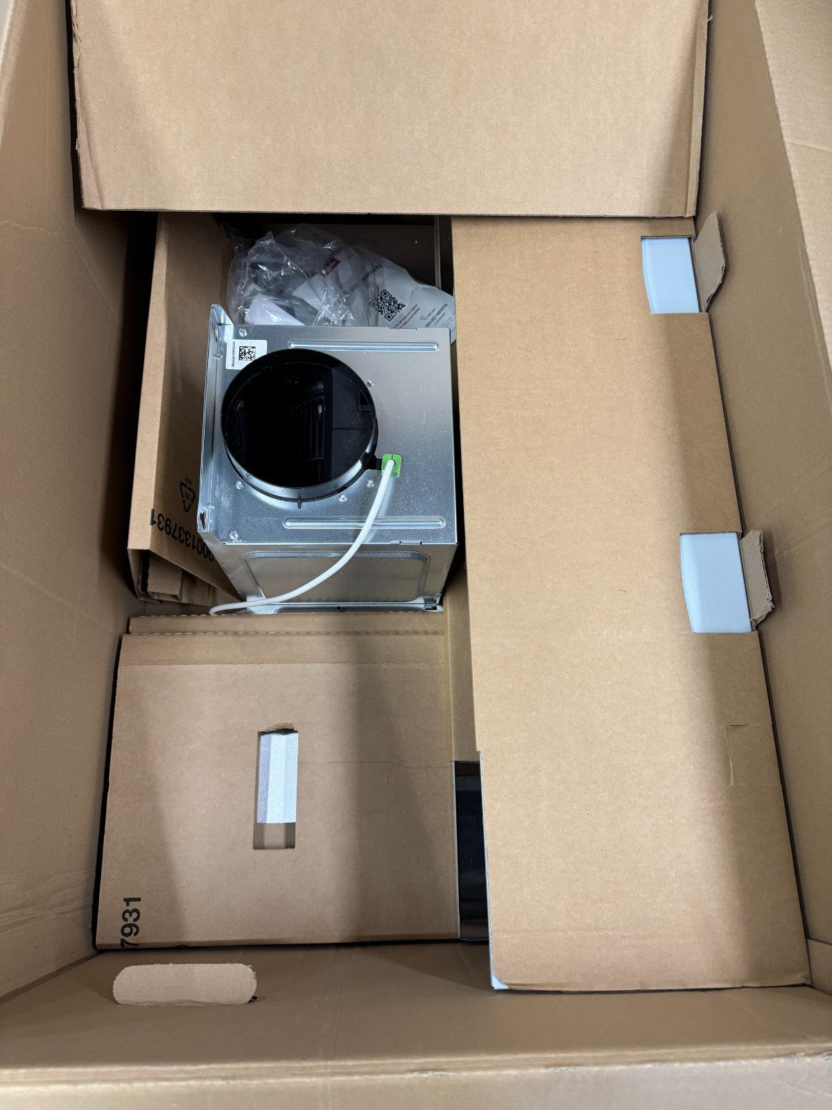 New Neff D94BHM1N0B N50 90cm wall Chimney Cooker Hood Extractor BR2370