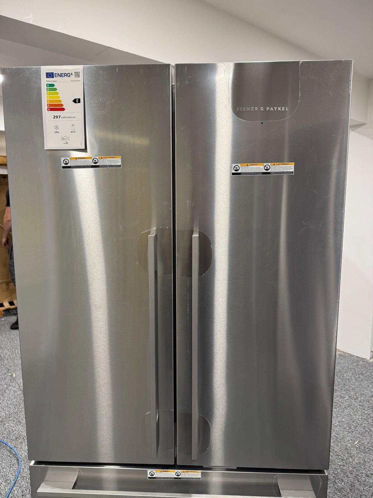 New Fisher & Paykel RF610ADX6 freestanding french door fridge freezer BR2238
