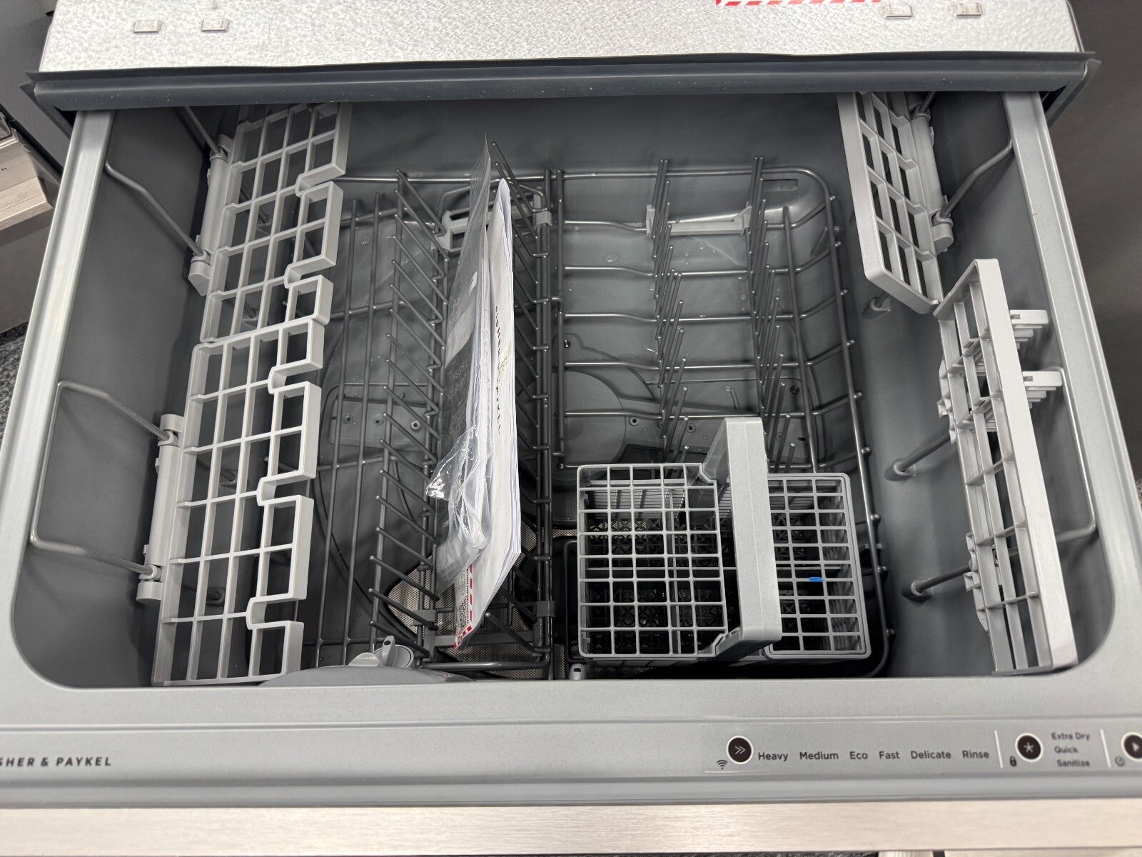 UNUSED Fisher & Paykel DD60DDFHX9 double drawer dishwasher silver BR2299
