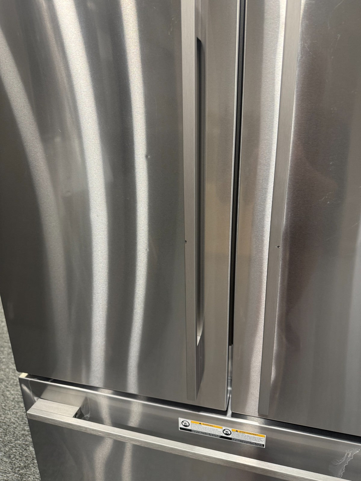 NEW UNUSED Fisher & Paykel RF610ADJX6 Fridge Freezer Freestanding BR2317
