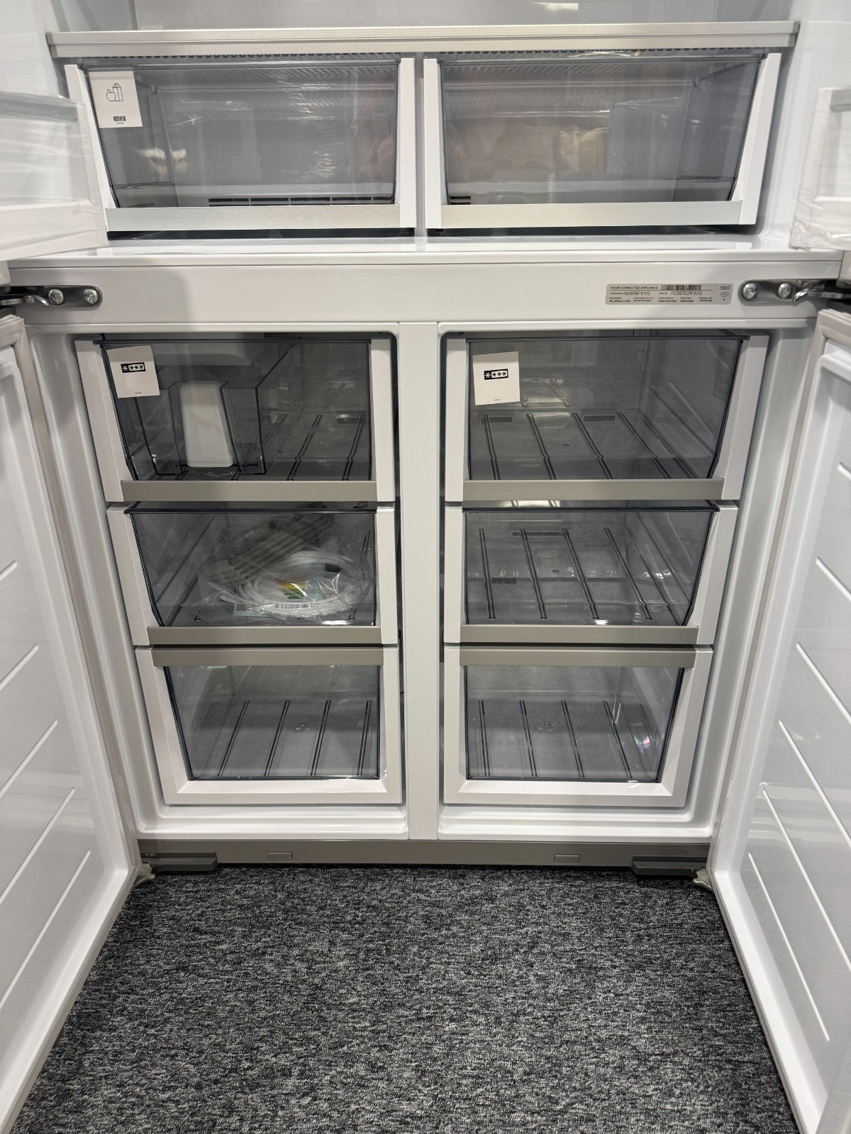 New UNUSED Fisher & Paykel RF605QNUVX1 Fridge Freezer ICE BR2332