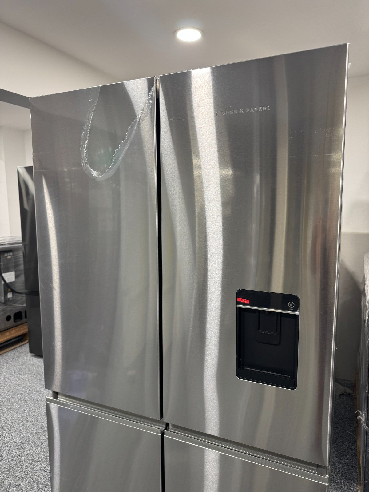 New UNUSED Fisher & Paykel RF605QNUVX1 Fridge Freezer ICE BR2332