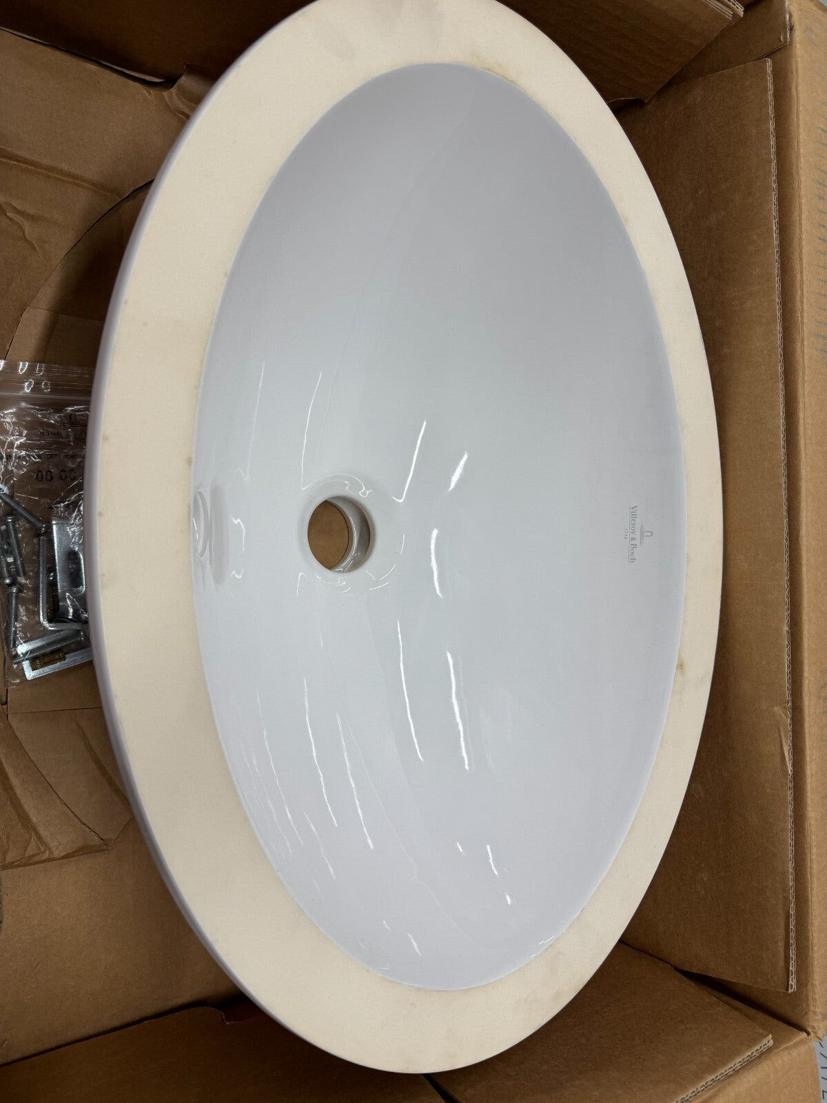 NEW Villeroy & Boch 61551001 Bathroom Sink Basin Loop &Friends white BR768
