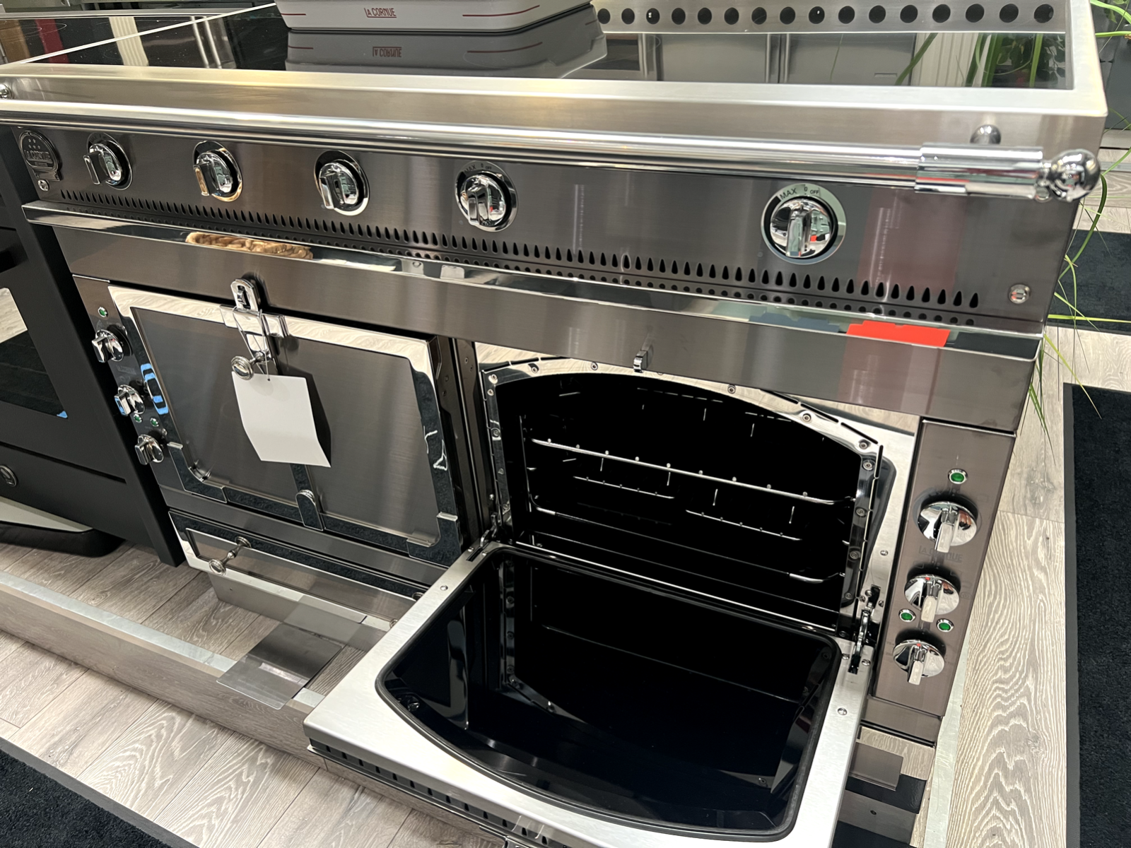 New La Cornue La Chateau 120 Range Cooker Oven French appliance all electric