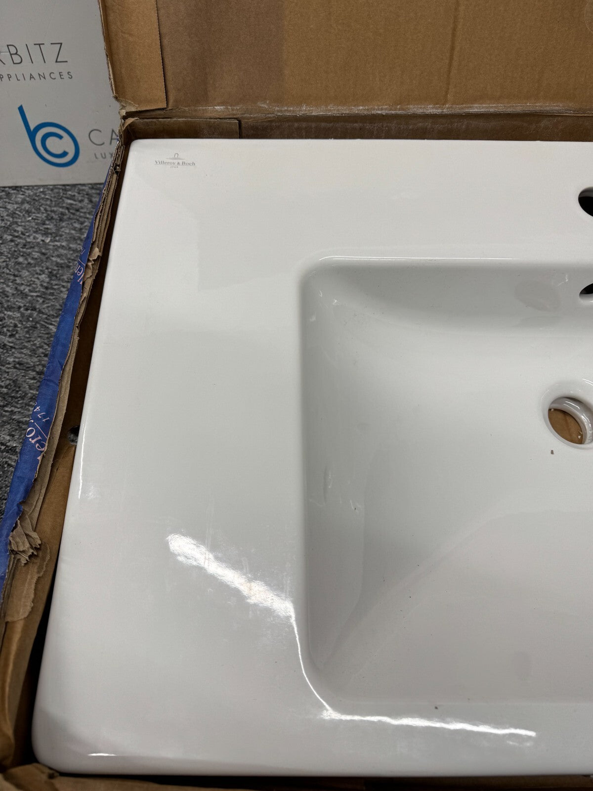 NEW Villeroy & Boch 71758001 bathroom Subway 2 Wall Hung Basin Sink white BR767