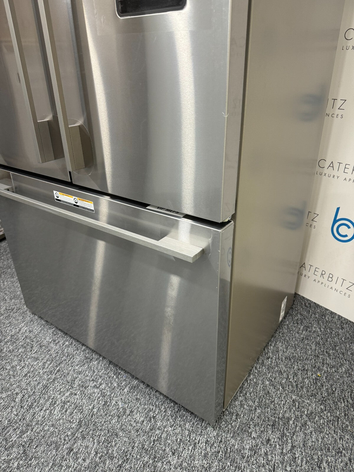 New Fisher & Paykel RF540ADUX6 fridge freezer freestanding French Door appliance