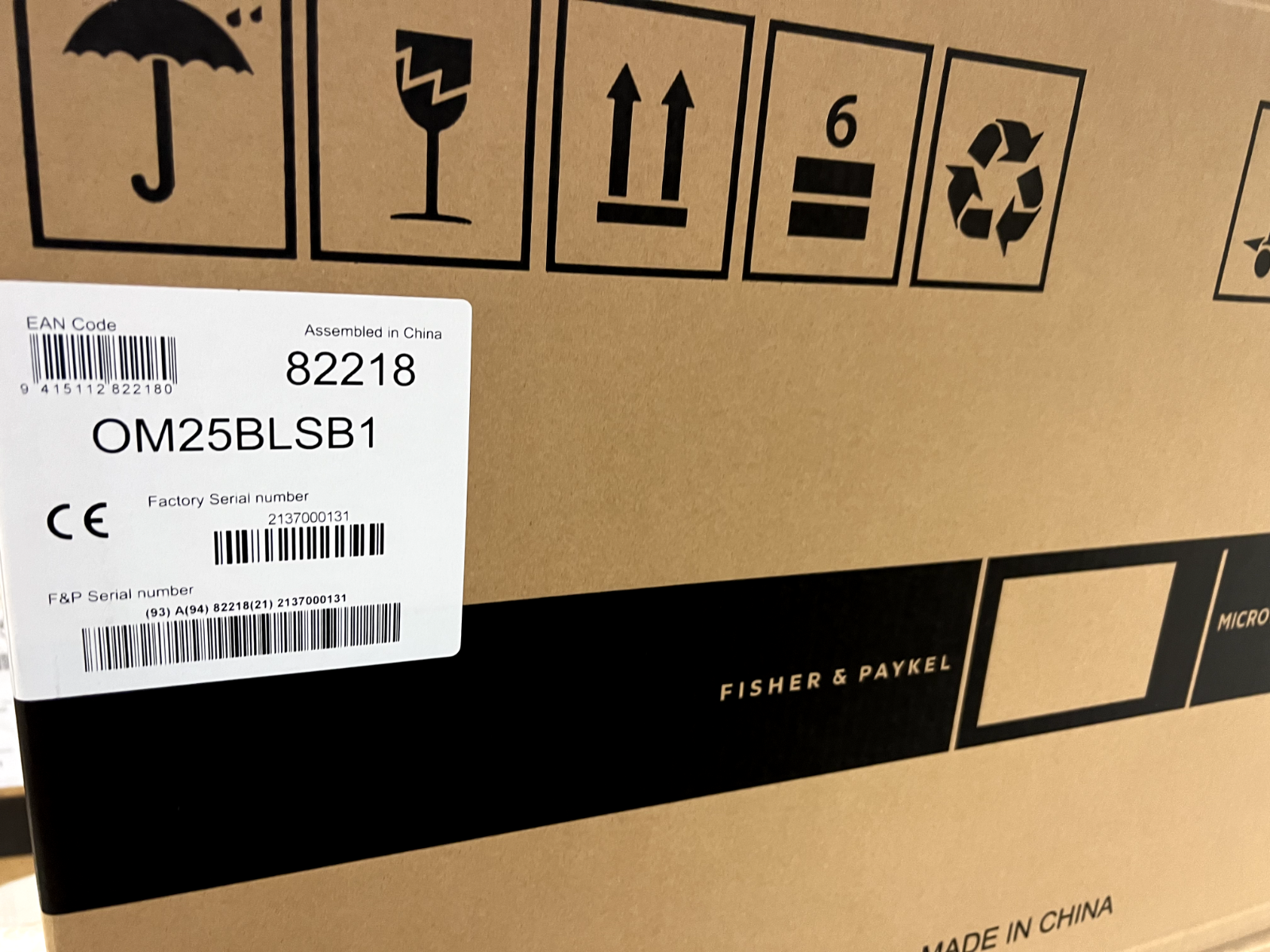New Fisher & Paykel OM25BLSB1 COMBI microwave oven Built in BLACK Miele neff