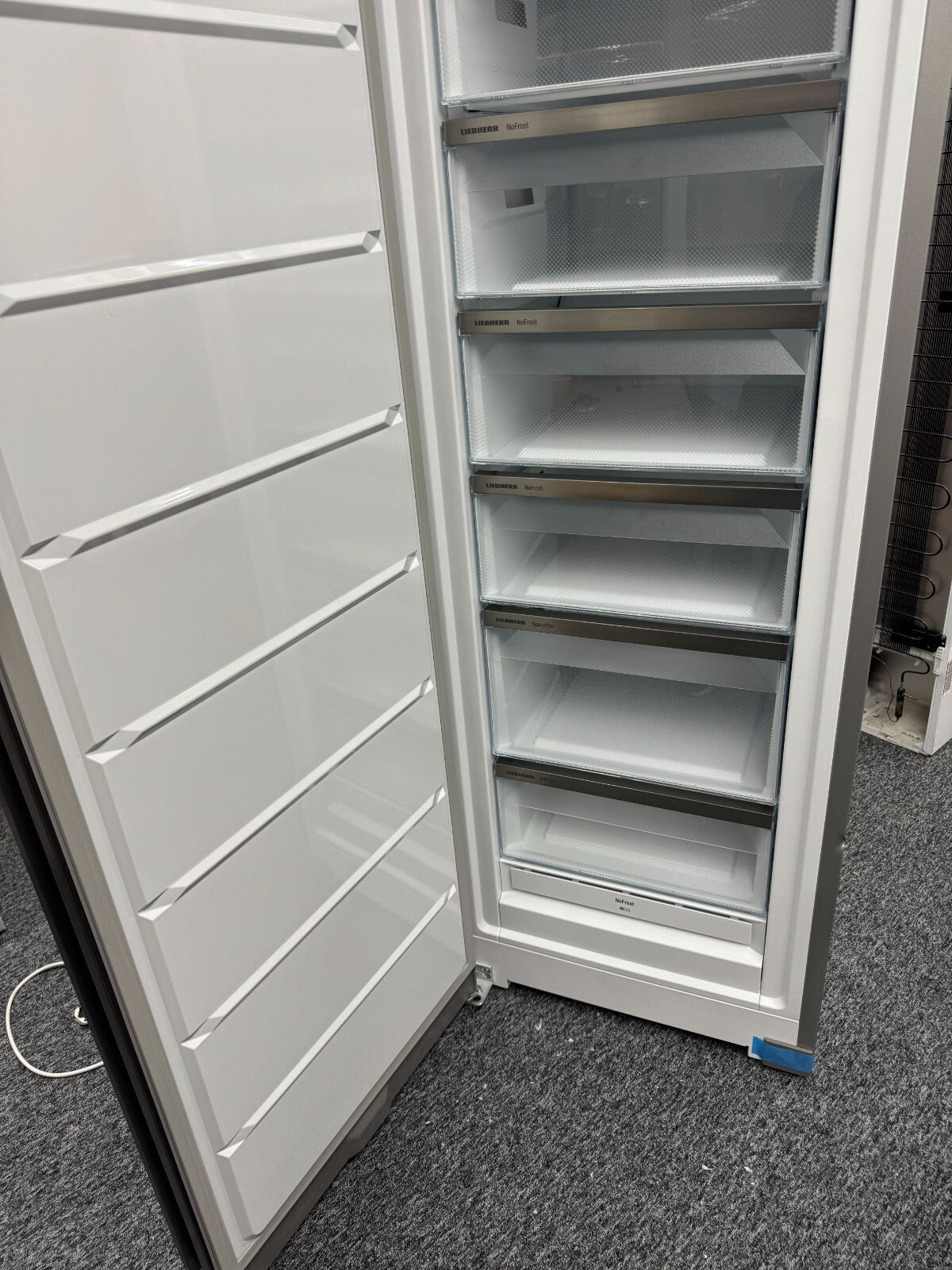 New Liebherr SFNsfe 5227 Column Freezer Freestanding frost free Silver BR2228