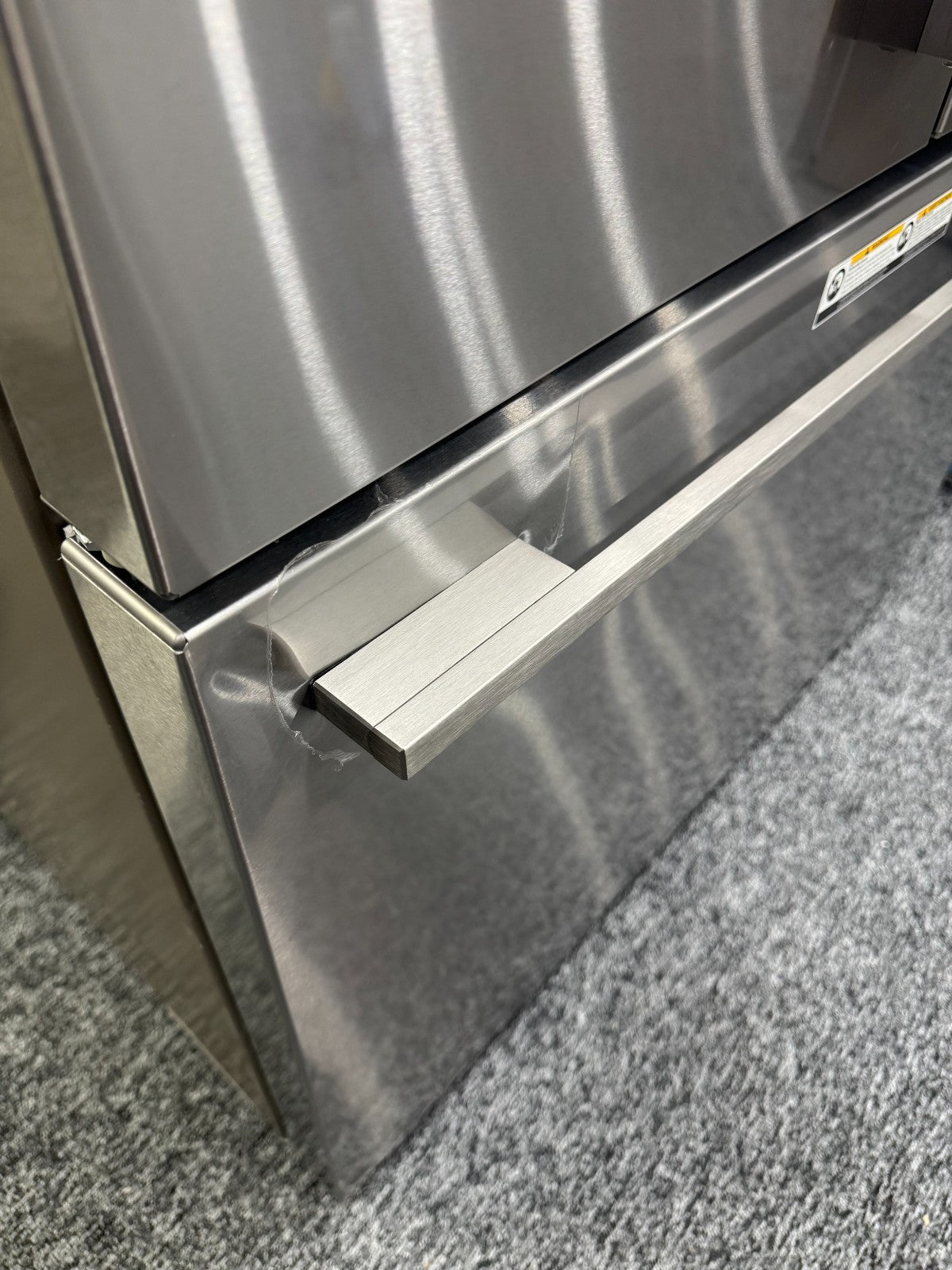 NEW UNUSED Fisher & Paykel RF610ADJX6 Fridge Freezer Freestanding BR2317