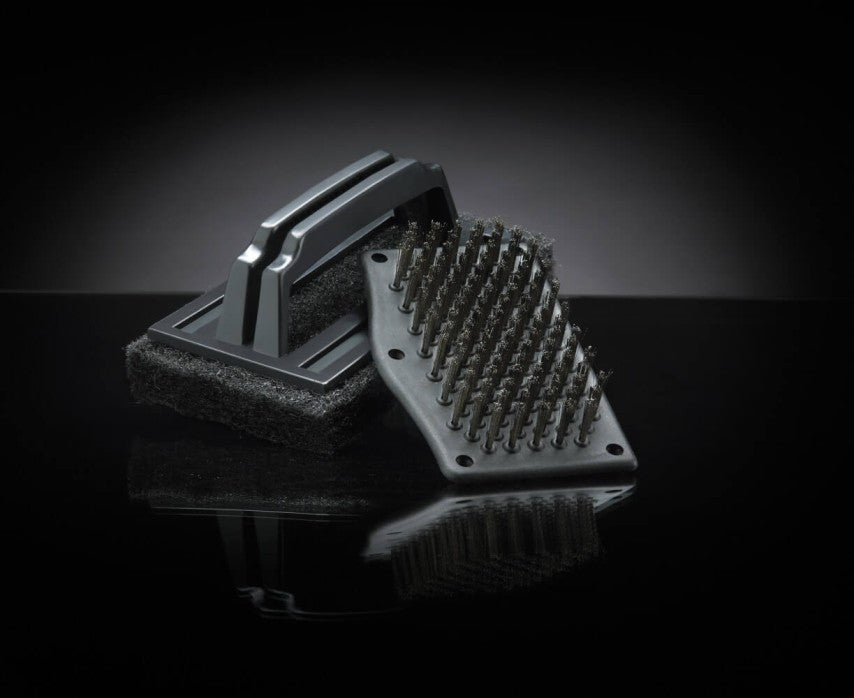 Replacement Brush Head | PRO Series Grill Brush | Bonus Abrasive Scrubber | Easy Fit | Stainless Steel Grill Accessory | Caterbitz UK