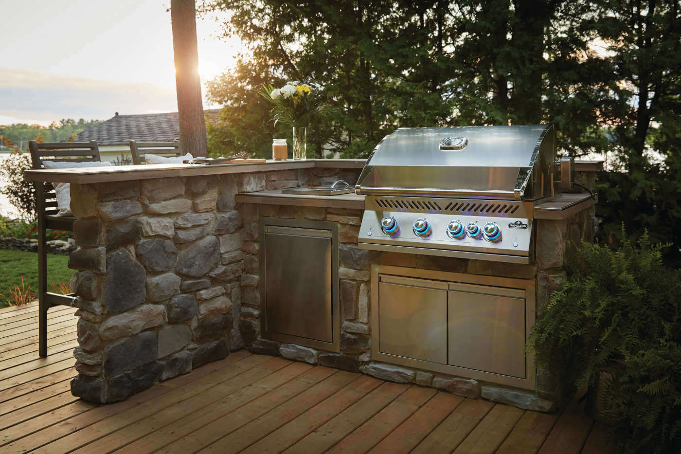 Built-In 700 Series 32 Gas Grill | Stainless Steel Built-In BBQ | Infrared Rear Burner | Outdoor Kitchen Grill | Premium Gas Grill UK | Caterbitz
