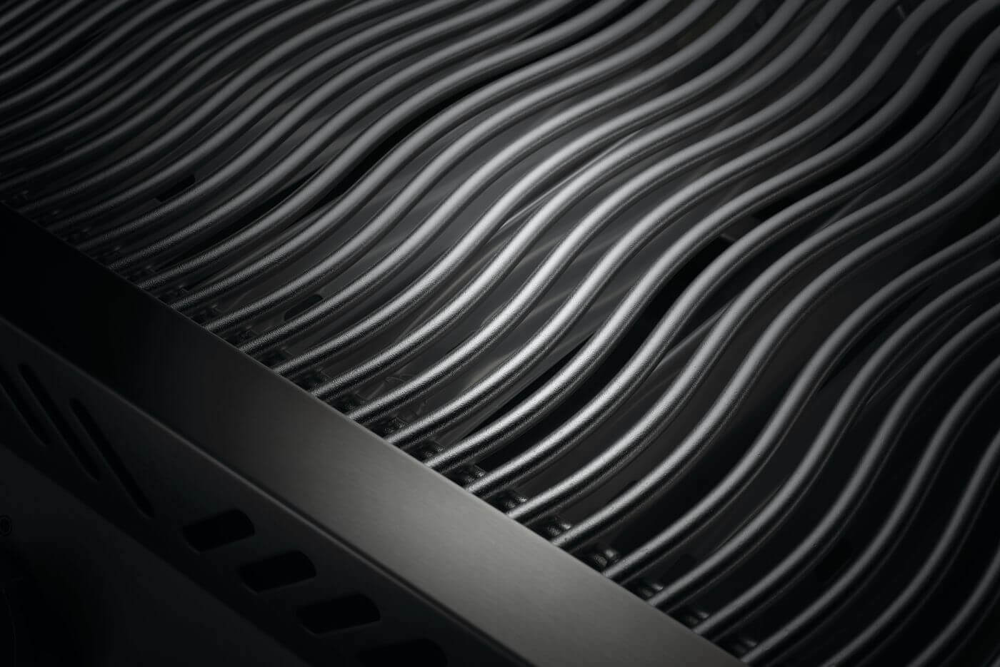 Built-In 700 Series 32 Gas Grill | 4 Burner Gas Grill | Infrared Rear Rotisserie | Stainless Steel WAVE™ Grids | Outdoor Kitchen UK | Caterbitz