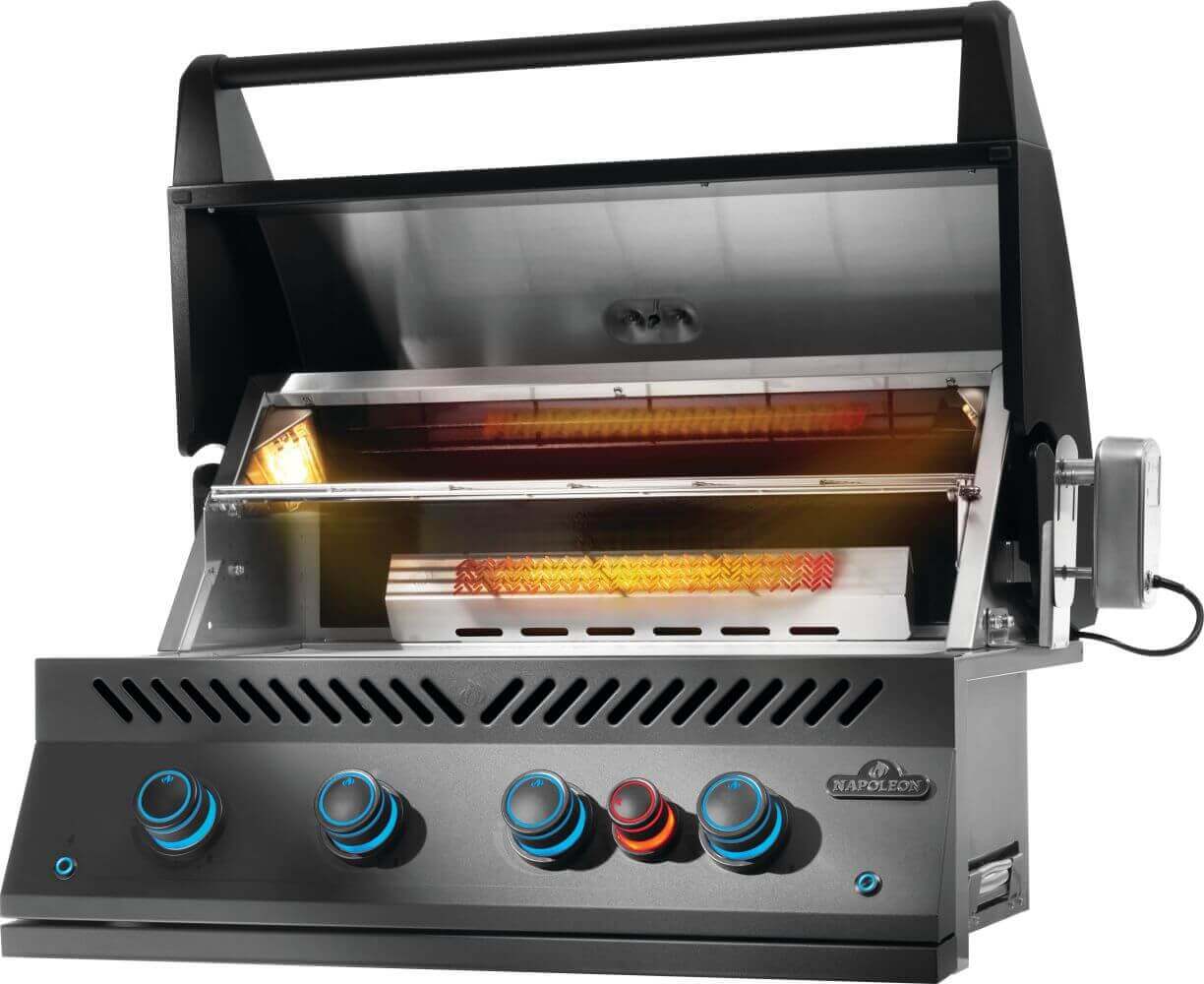 Built-In 700 Series 32 Gas Grill | 4 Burner Gas Grill | Infrared Rear Rotisserie | Stainless Steel WAVE™ Grids | Outdoor Kitchen UK | Caterbitz