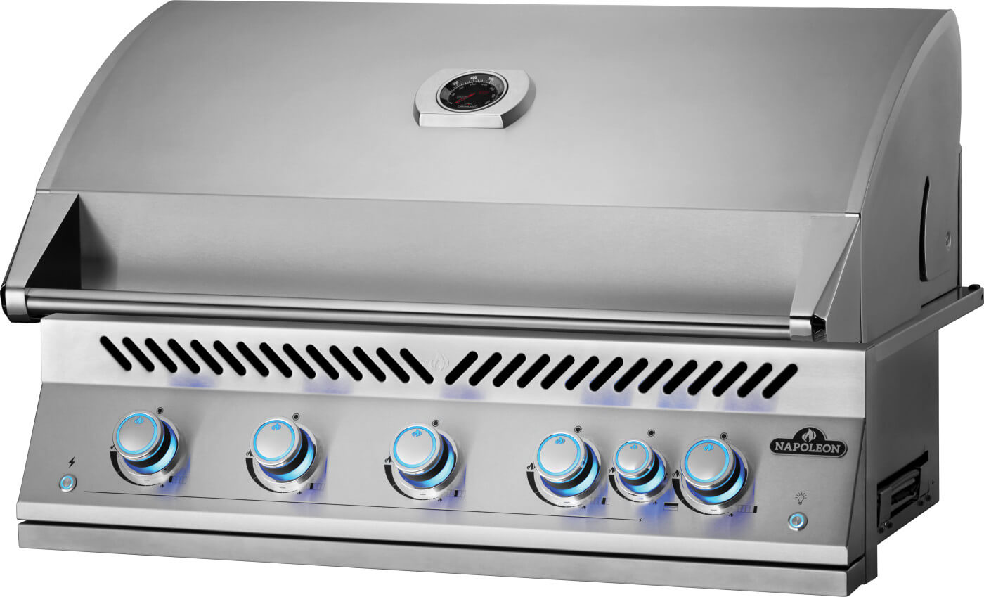 Built-In 700 Series 38 Gas Grill | 5 Burner Gas Grill | Infrared Rear Rotisserie | Stainless Steel WAVE™ Grids | Outdoor Kitchen UK | Caterbitz