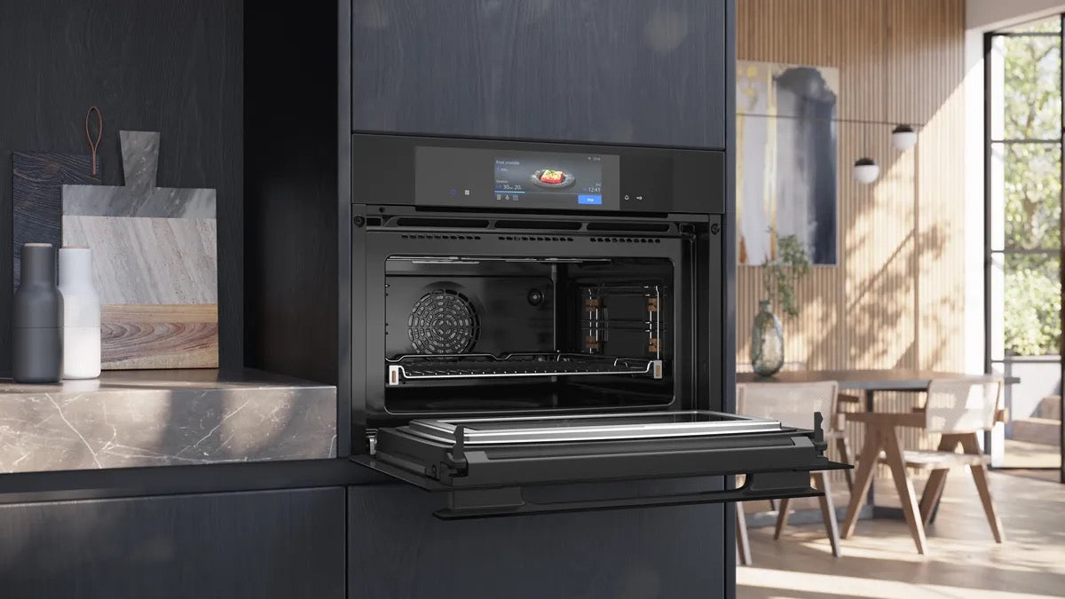 Siemens StudioLine iQ700 Built-In Oven with Microwave