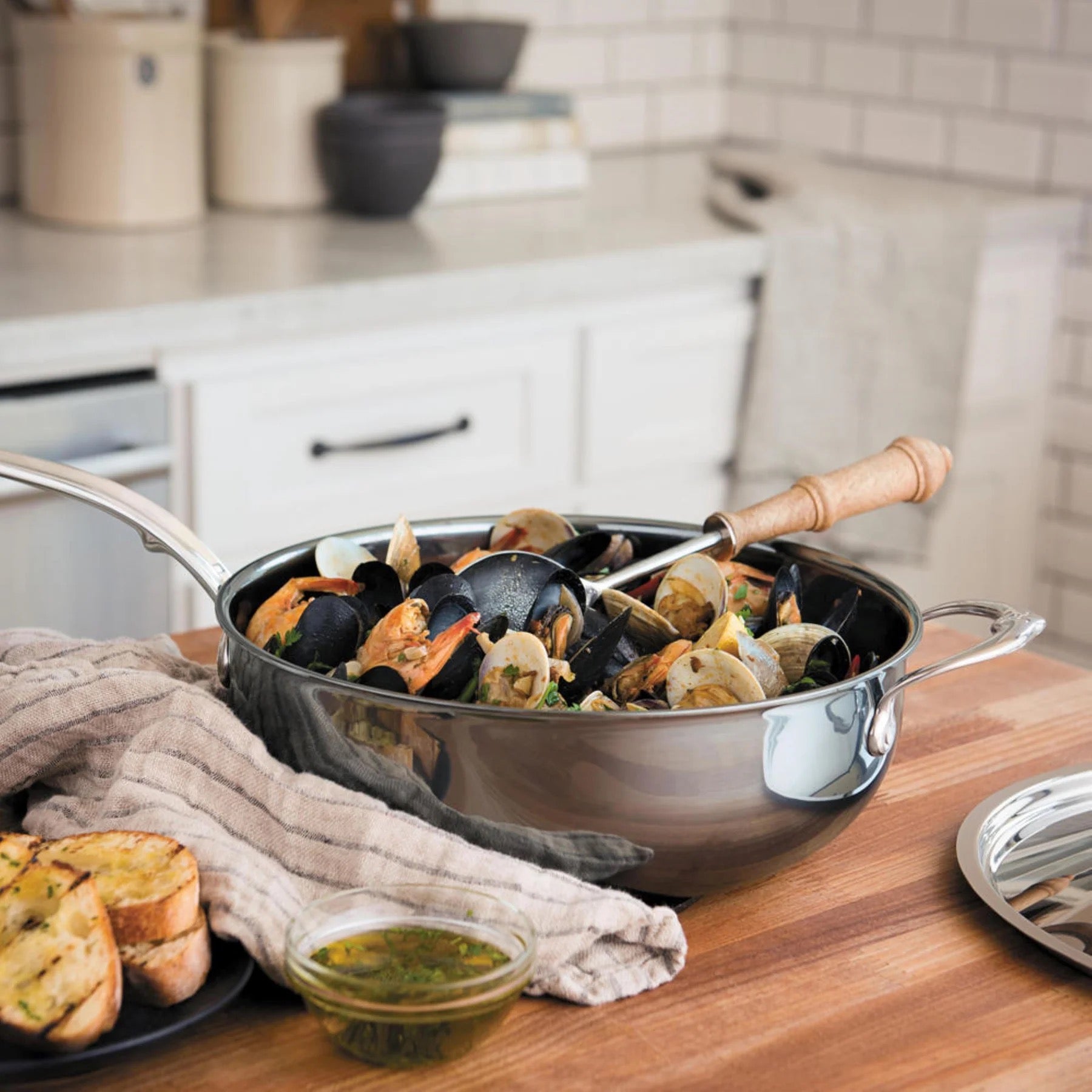 Hestan Nanobond Covered Essential Pan