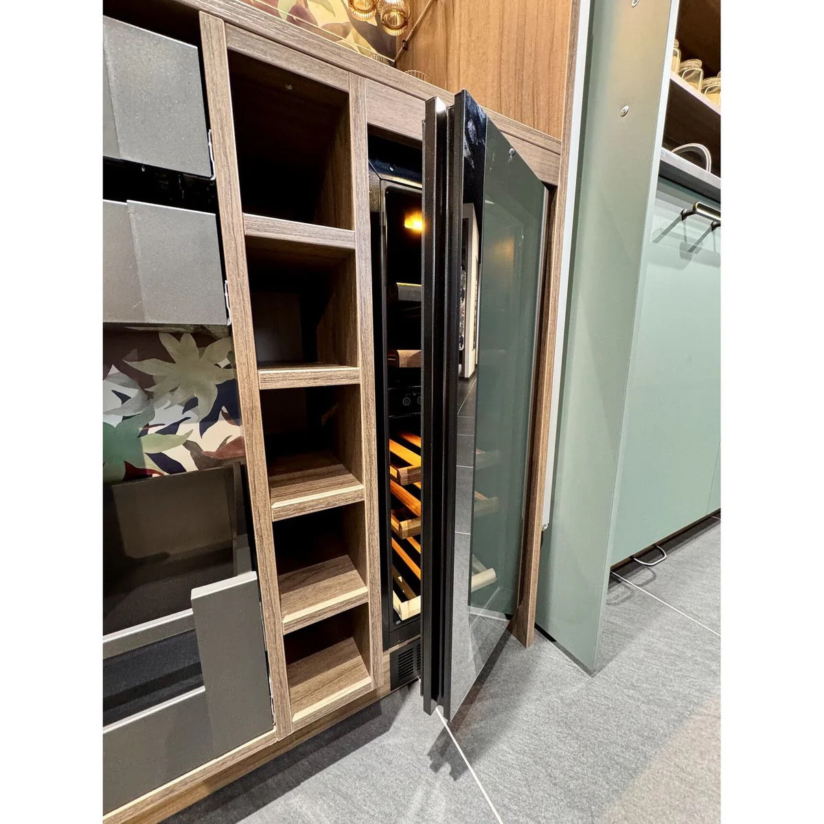 Dunavox FLOW - 300mm Dual Zone - 17 Bottle - Built In / Freestanding Wine Cooler - DAUF-17.58DB