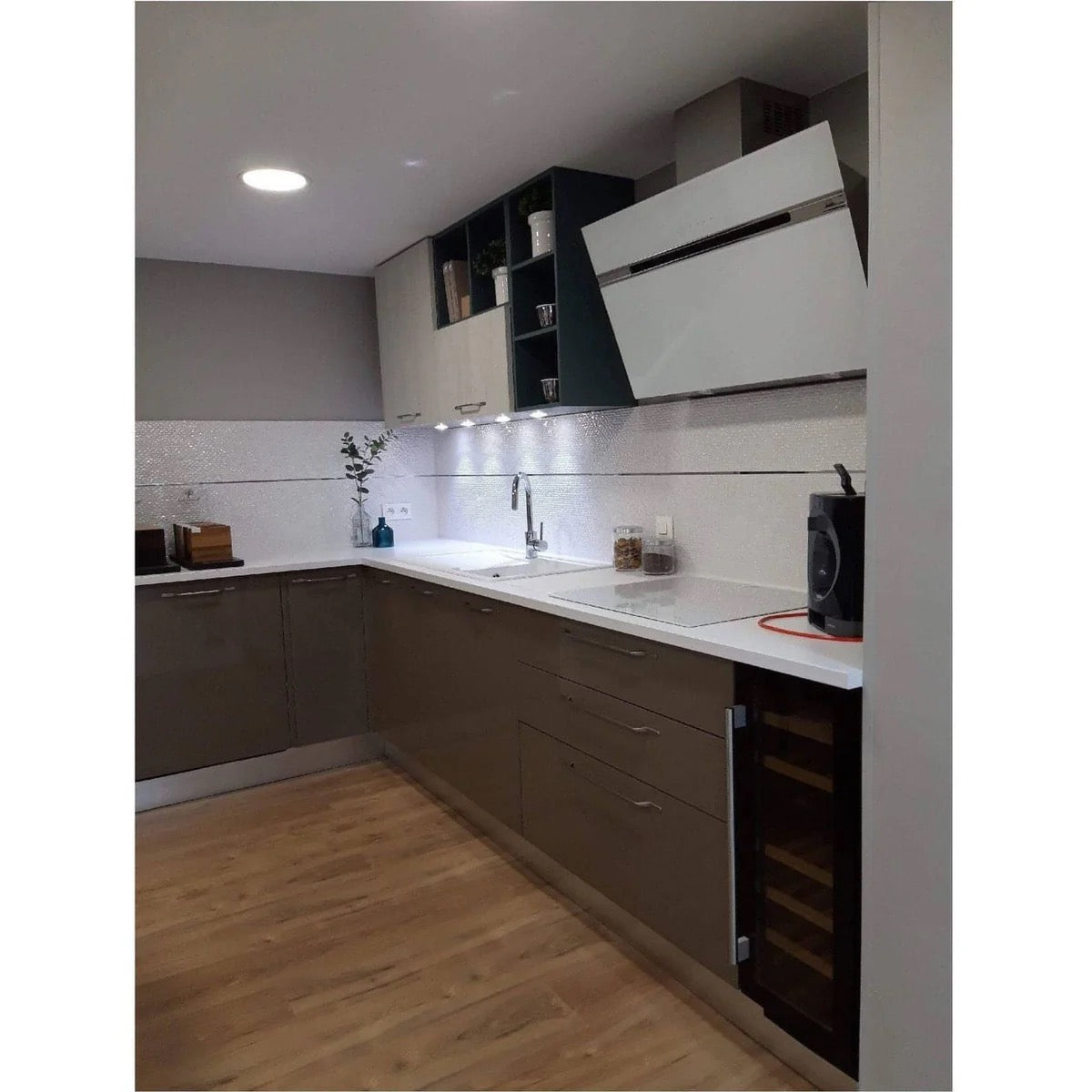 Dunavox FLOW - 300mm Dual Zone - 17 Bottle - Built In / Freestanding Wine Cooler - DAUF-17.58DB