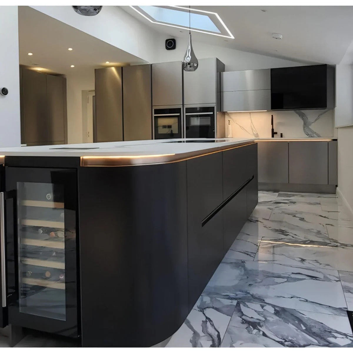 Dunavox FLOW - 400mm - 32 Bottles - Built In Under-counter - DAUF-32.83B