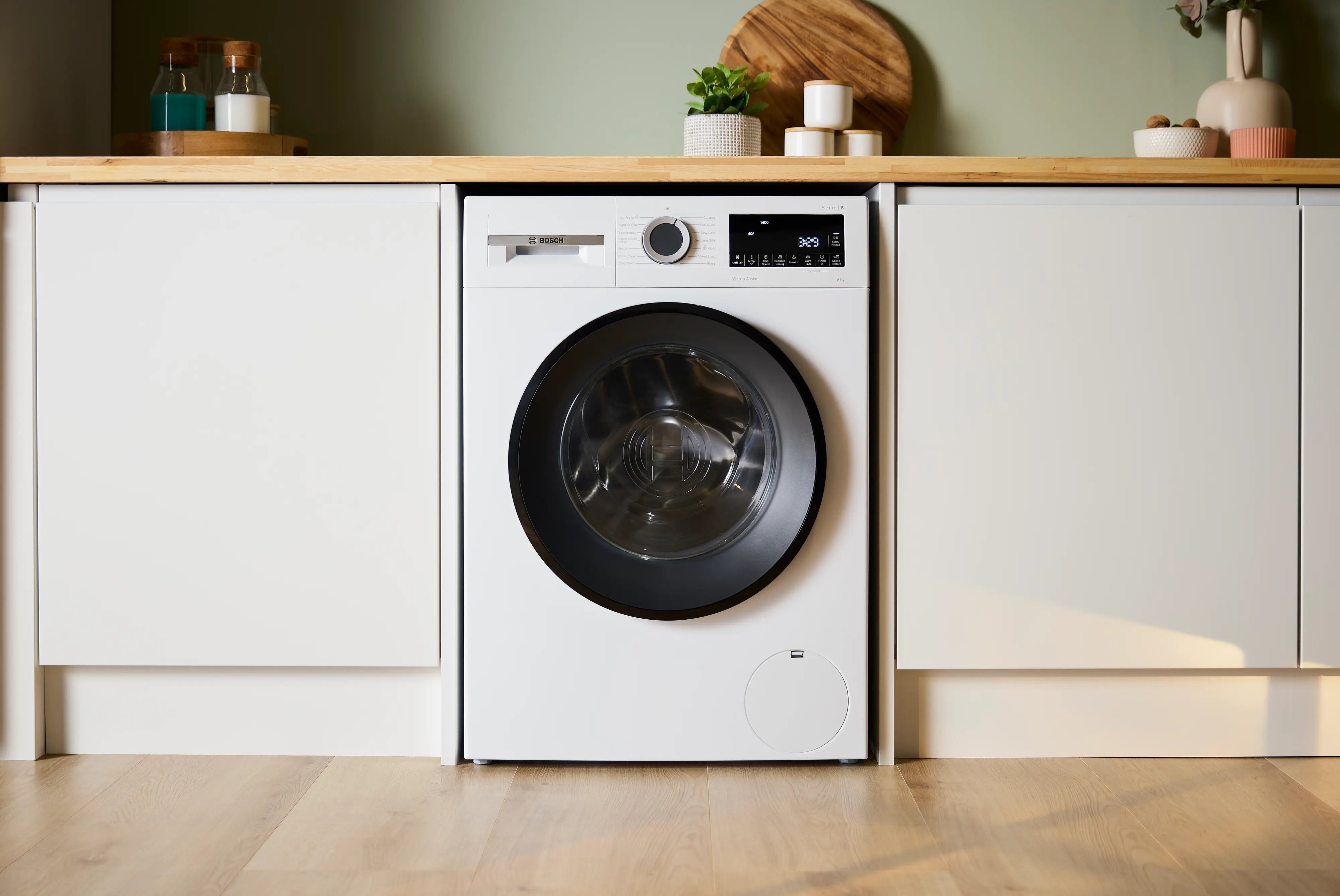 Bosch Series 6 Washing machine, front loader 9 kg max. 1400 rpm - WGG24400GB