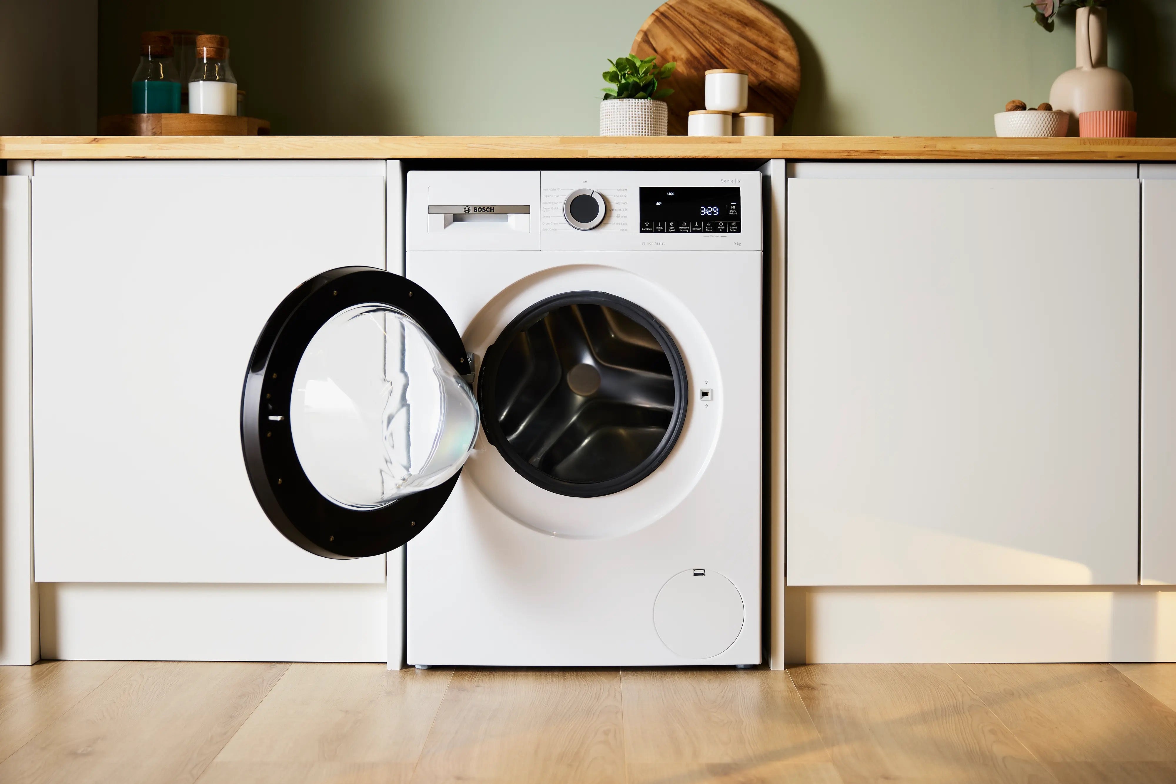 Bosch Series 6 Washing machine, front loader 9 kg max. 1400 rpm - WGG24400GB