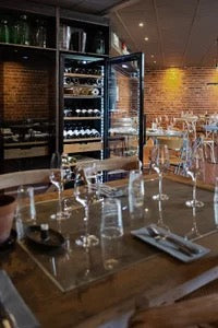 MQuvee Wine Cabinet - Velvet 220 Glass