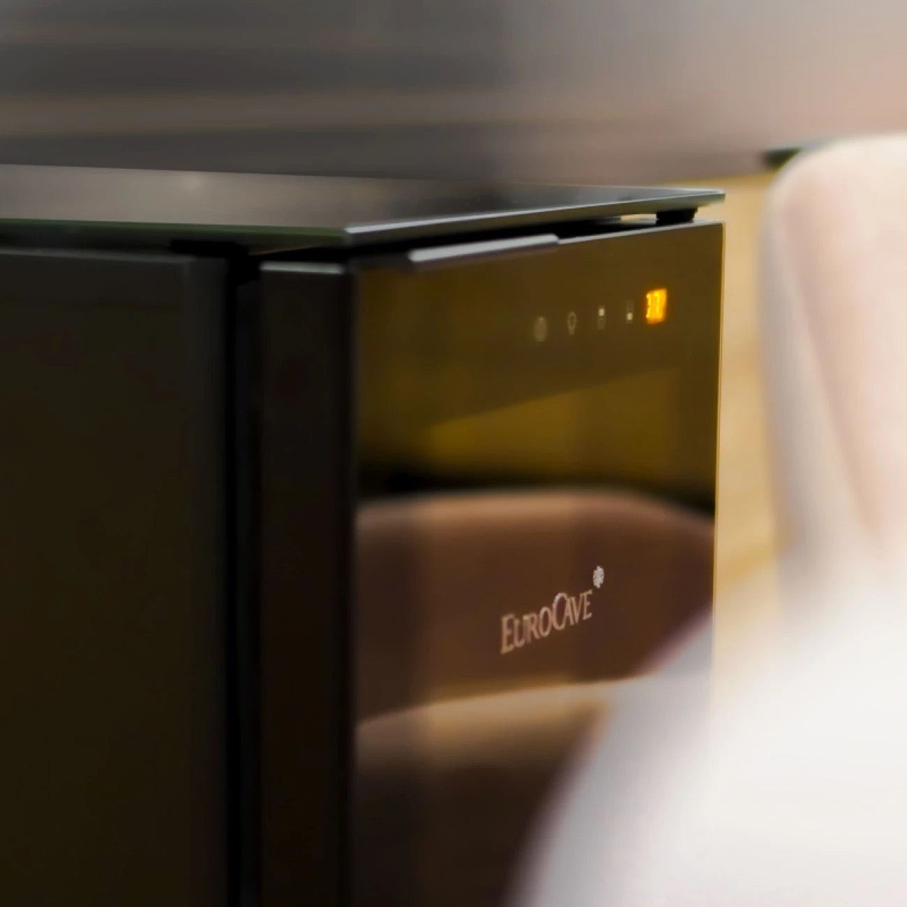 EuroCave 12-bottle wine bar - brings wine to the correct temperature and preserves open bottles