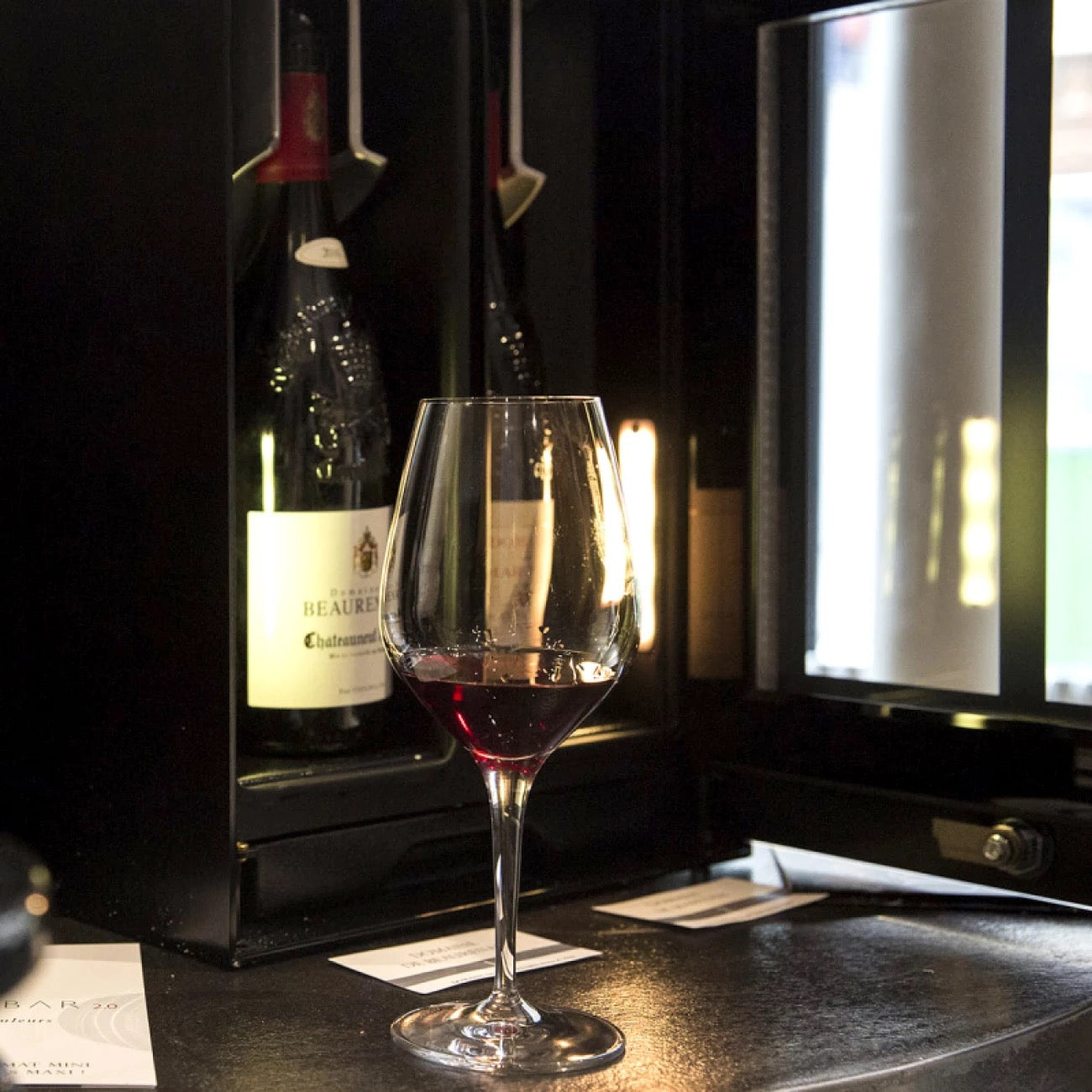 EuroCave 2-bottle wine bar - brings wine to the correct temperature and preserves open bottles