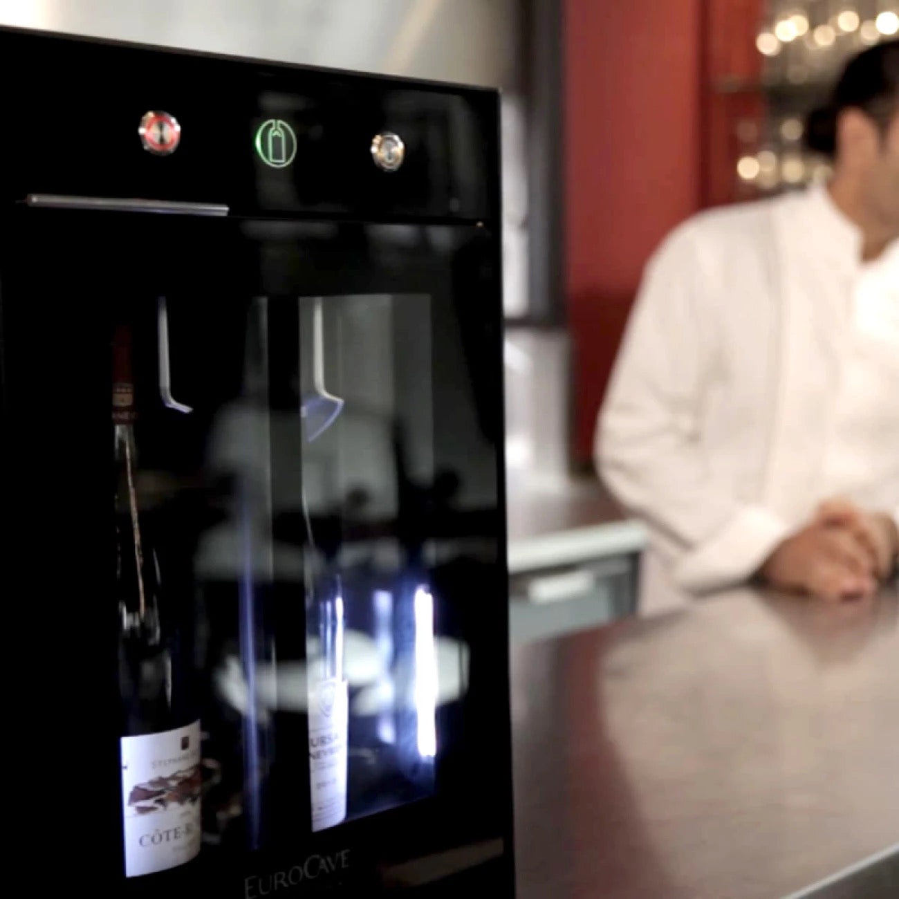 EuroCave 2-bottle wine bar - brings wine to the correct temperature and preserves open bottles