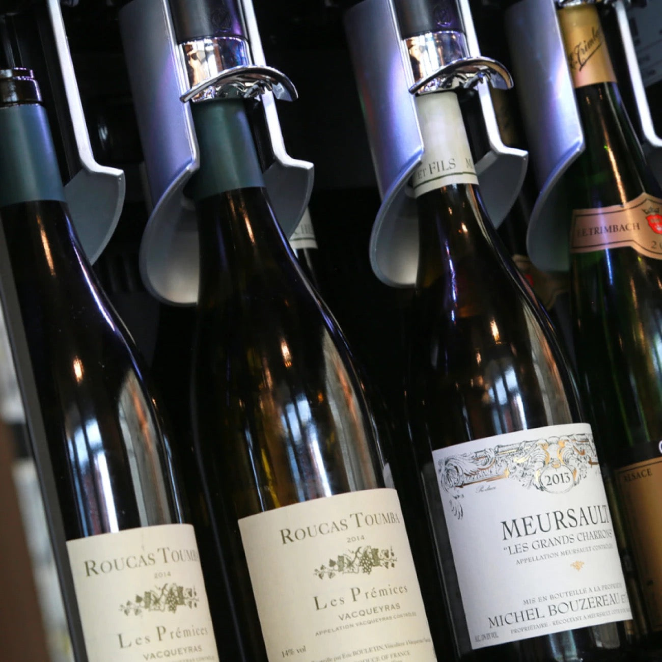 EuroCave 8-bottle wine bar - brings wine to the correct temperature and preserves open bottles