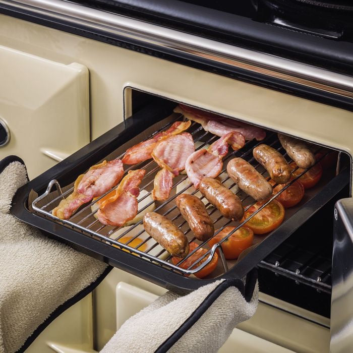 Half size enamelled roasting tin