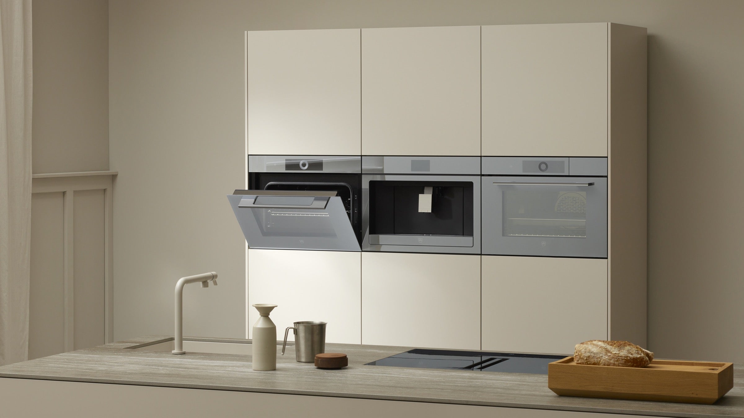 V-ZUG Combair V6000 60 Autodoor Oven - CV660ADB