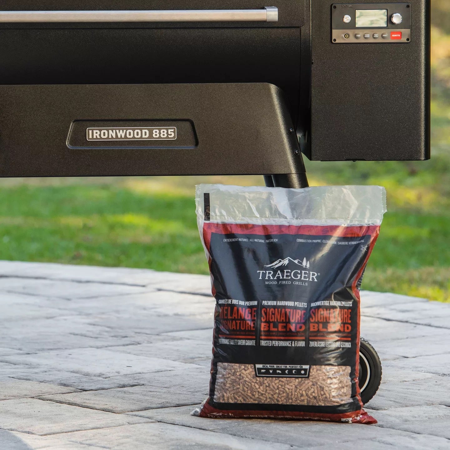 Traeger Signature Blend Wood Pellets