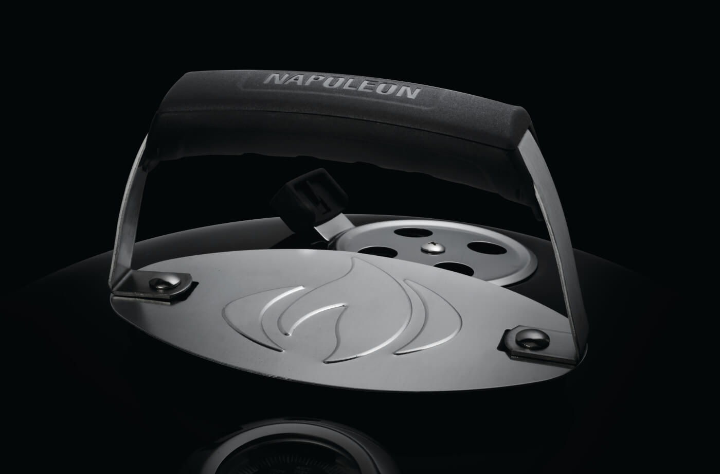 Premium 18 Charcoal Kettle | 18 Inch Charcoal Grill | Chrome Cooking Grid | Airflow Control Vents | Outdoor Charcoal BBQ UK | Caterbitz