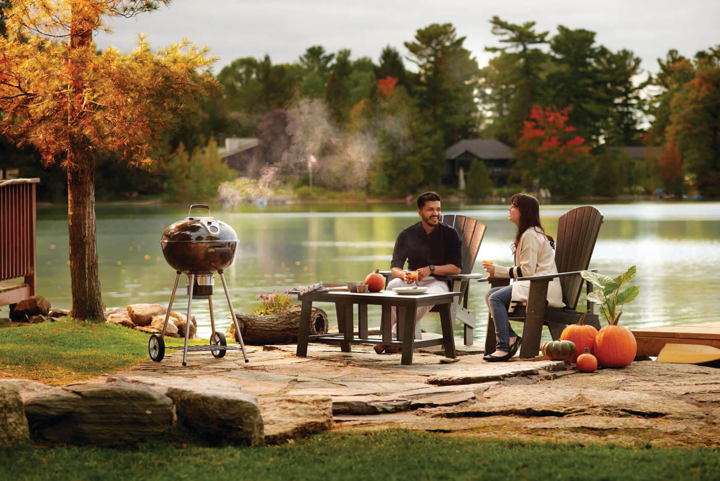 Premium 22 Charcoal Kettle | 22 Inch Charcoal Grill | Hinged Cooking Grid | Stainless Steel Heat Diffuser | Outdoor Charcoal BBQ UK | Caterbitz