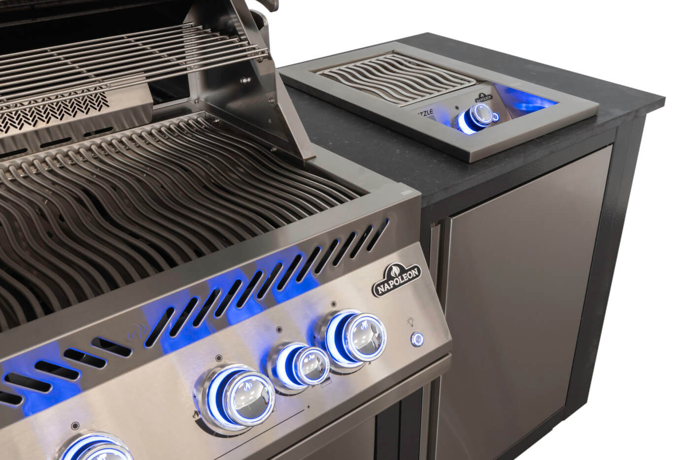 OASIS 105 Outdoor Kitchen | 700 Series 32 Grill | Modular Island Kit | Infrared Side Burner | Matte Black Cabinets | Caterbitz UK