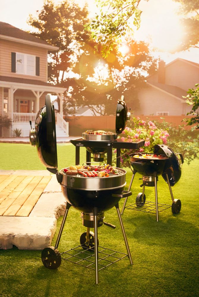 Professional 22 Charcoal Kettle | Cast Iron WAVE™ Grids | Rotisserie Ready | Vortex Heat Management | Porcelain Steel Body | Outdoor Charcoal Grill UK | Caterbitz