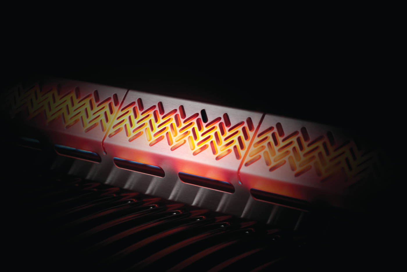 Rogue SE 425 RSIB Gas Grill | Stainless Steel BBQ | Infrared Side Burner | Infrared Rear Rotisserie | WAVE Grids | Caterbitz UK