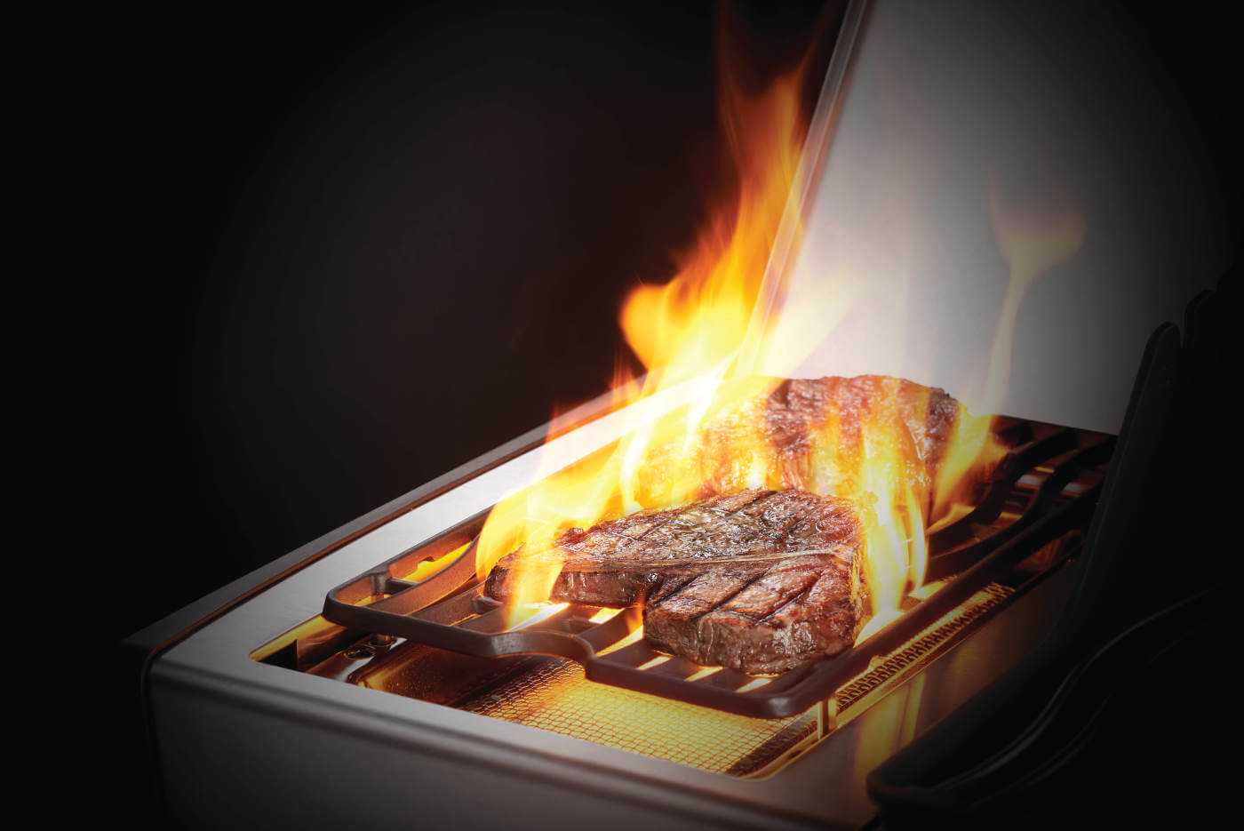 Rogue SE 525 RSIB Gas Grill | Stainless Steel BBQ | 4 Burners | Infrared SIZZLE ZONE | Rear Rotisserie Burner | WAVE Grids | Caterbitz UK