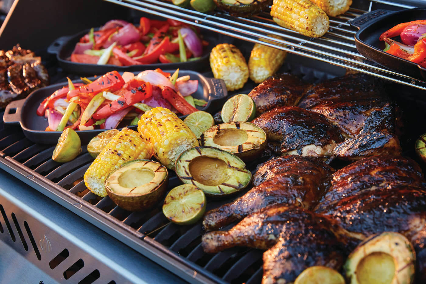 Rogue XT 625 SIB Gas Grill | Stainless Steel BBQ | 5 Burners | Infrared Side Burner | WAVE Cast Iron Grids | Caterbitz UK