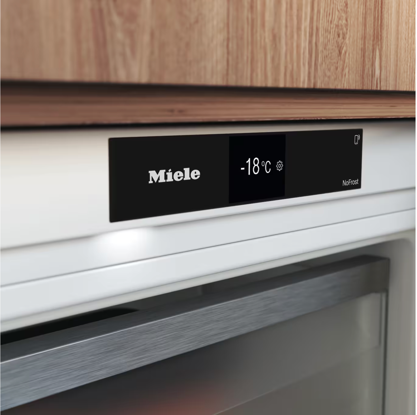 Miele Built-under freezer, 82–88 cm niche height Gold FNUS 7040 D